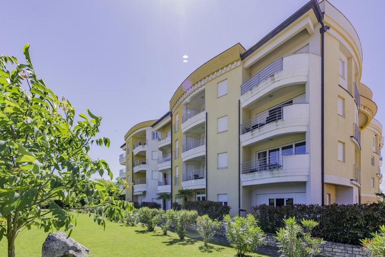 Adria Apartments Umag Exterior foto