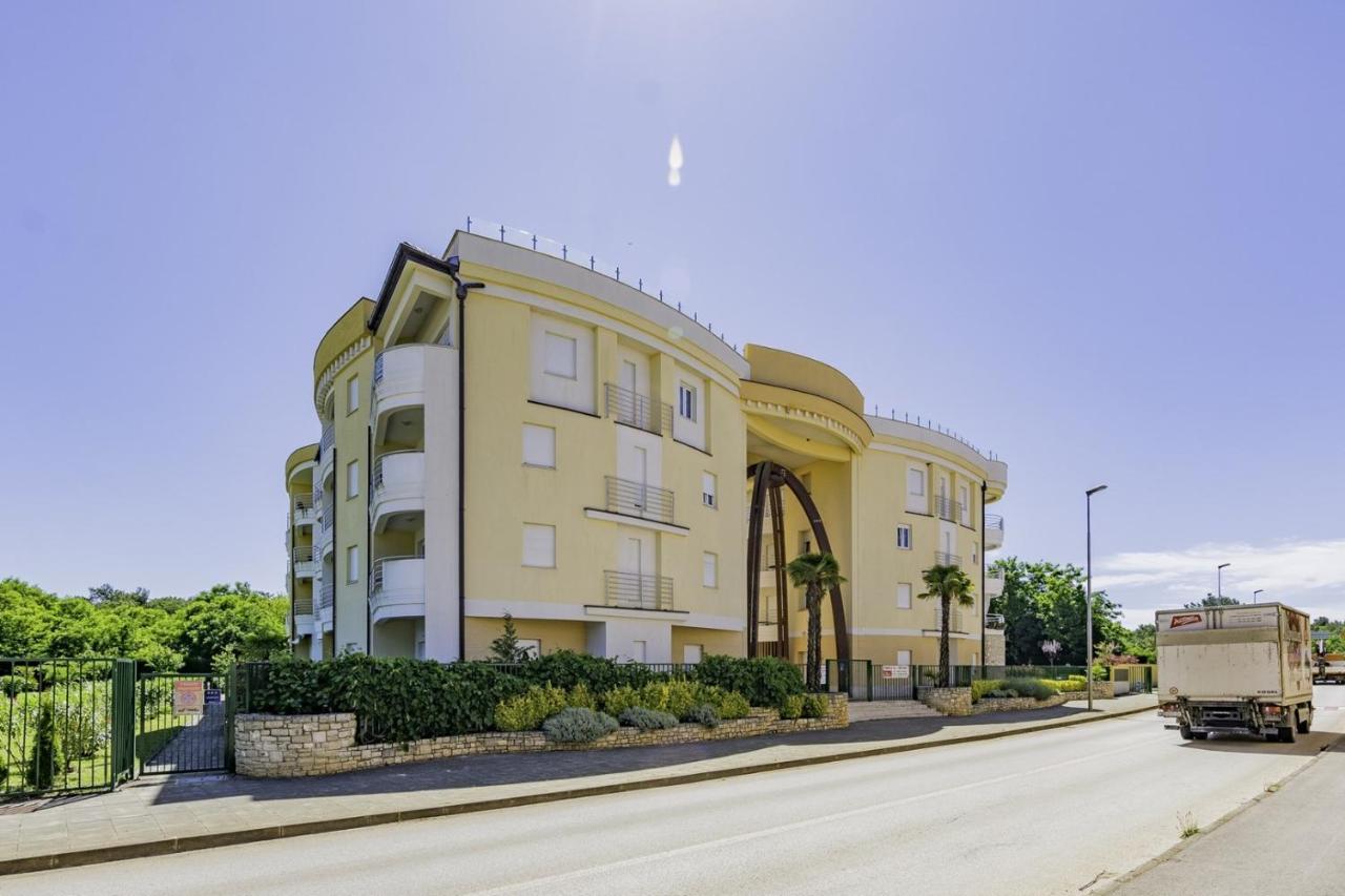 Adria Apartments Umag Exterior foto